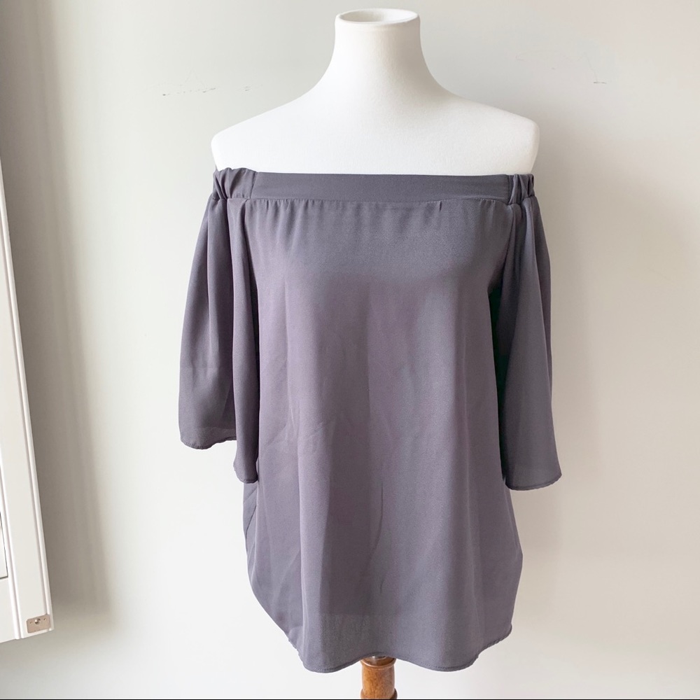Gray Strapless Flowy Top Size Small